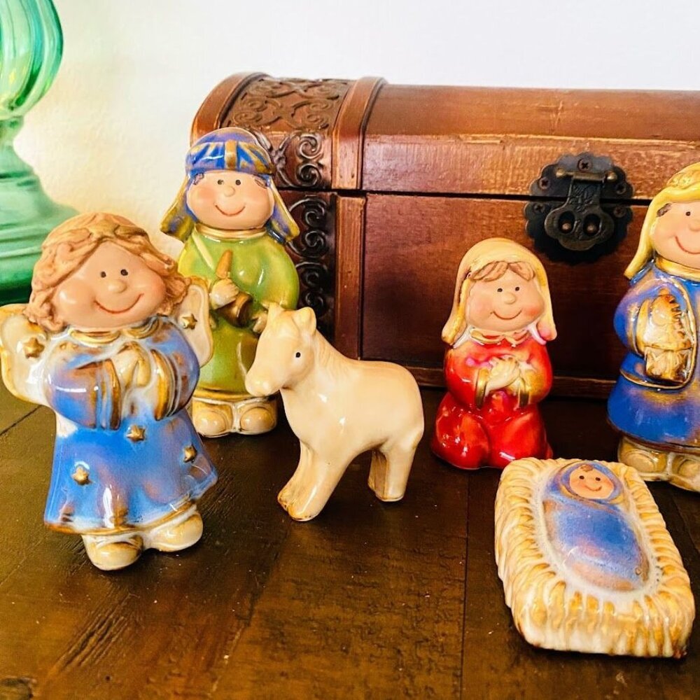 2004 Enesco Nativity Scene Set of 12 w/ Wooden Storage Box – Vintage Ceramic Fig - Picture 3 of 8